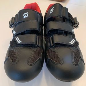 Peloton Cycle cleats with clips size 38